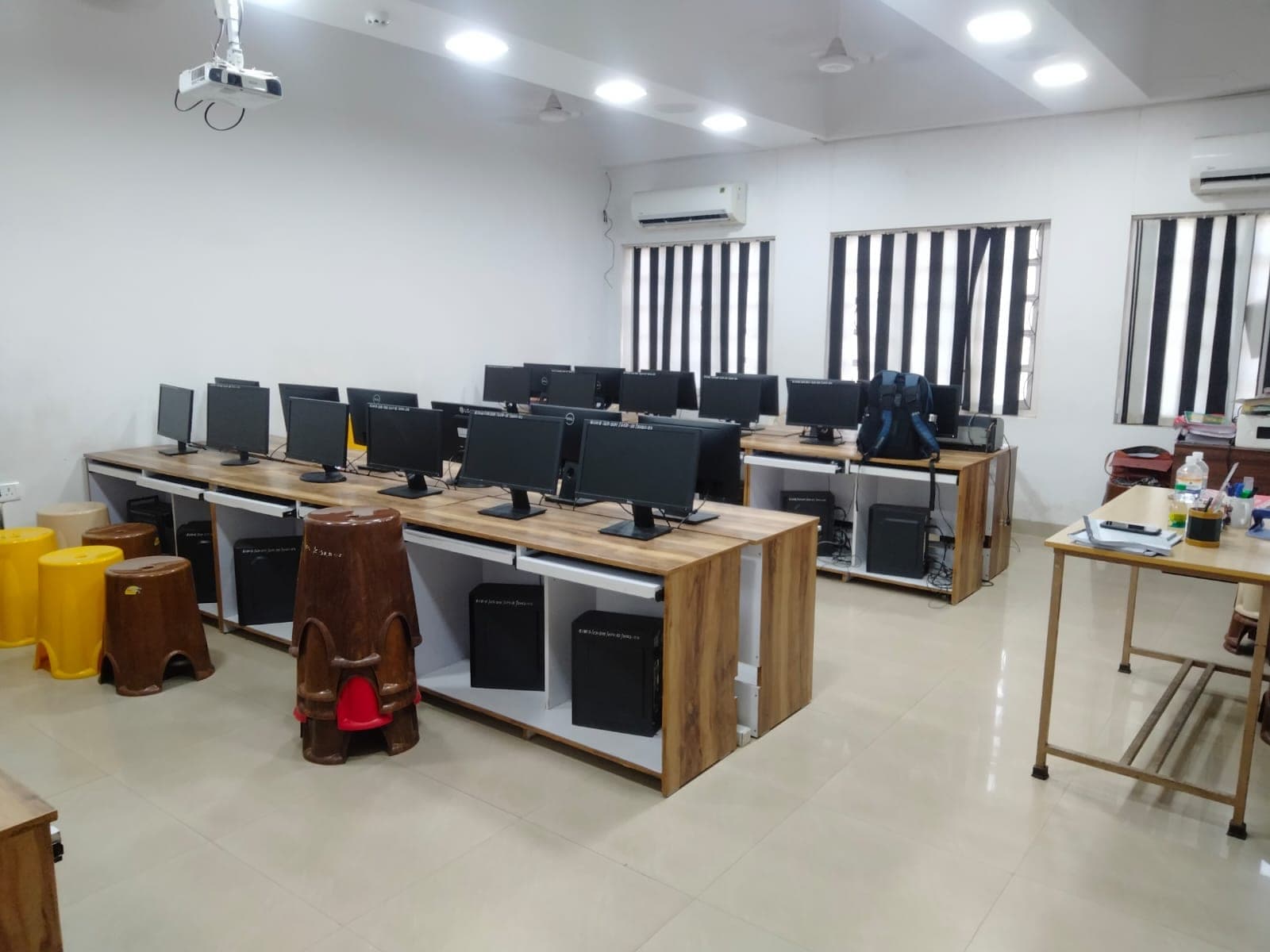 The computer laboratory, used for Information Technology and Computer Science practicals.